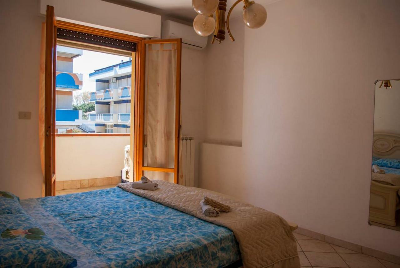 Appartamento Di Antonio Fronte Mare Montesilvano Marina Екстериор снимка