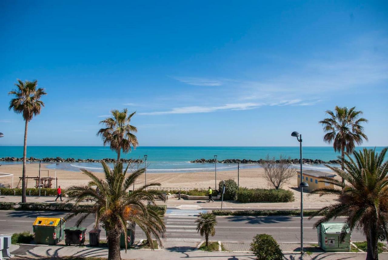 Appartamento Di Antonio Fronte Mare Montesilvano Marina Екстериор снимка
